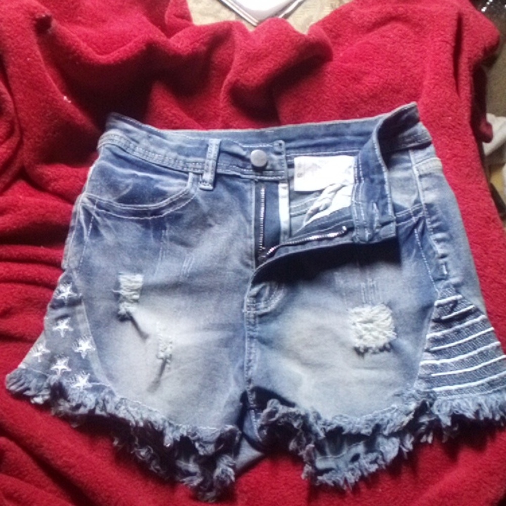 NWOT High-rise blue jean cut off shorts size small